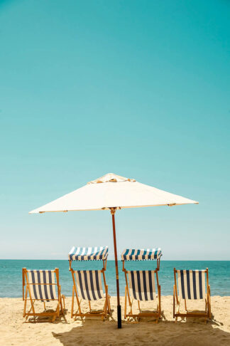 C1586D - Chukhlebova, Elena - Best Spots by the Ocean