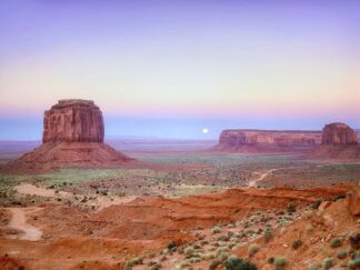 F1083D - Frates, Dennis - Moonrise Over Monument Valley