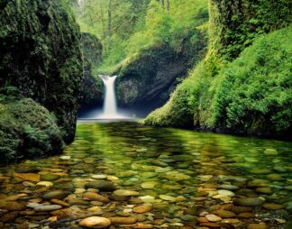 F1082D - Frates, Dennis - Punchbowl Falls
